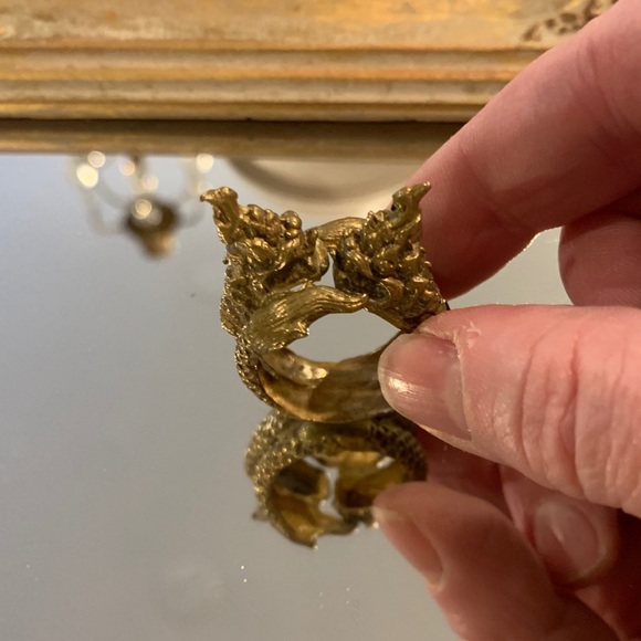 Vintage Jewelry - Vintage 2 headed dragon ring in antique brass
